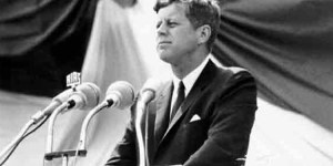 kennedy-dice-un-uomo-sulla-luna-entro-il-decennio